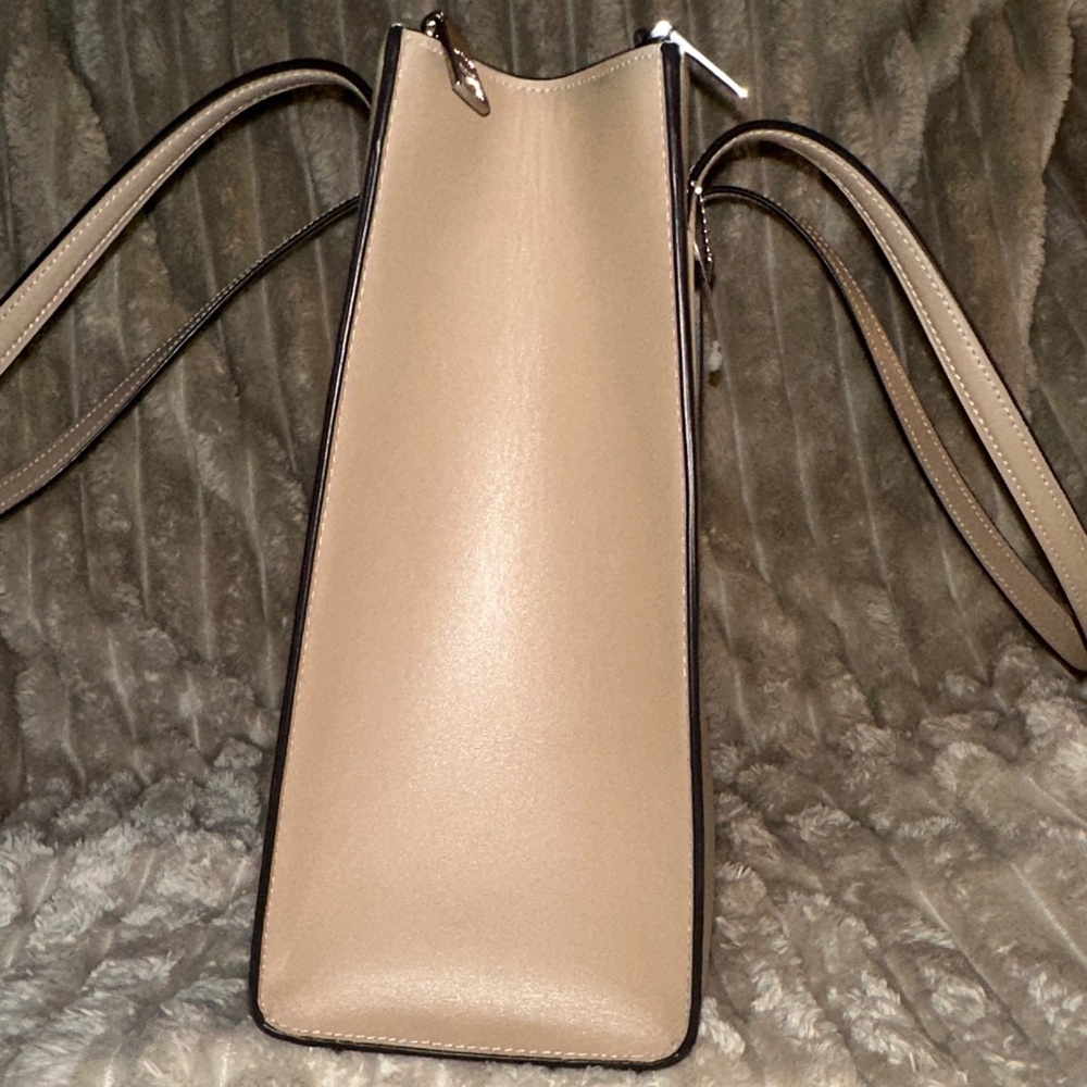 Coach Tan Leather Tote Bag - Picture 11 of 13